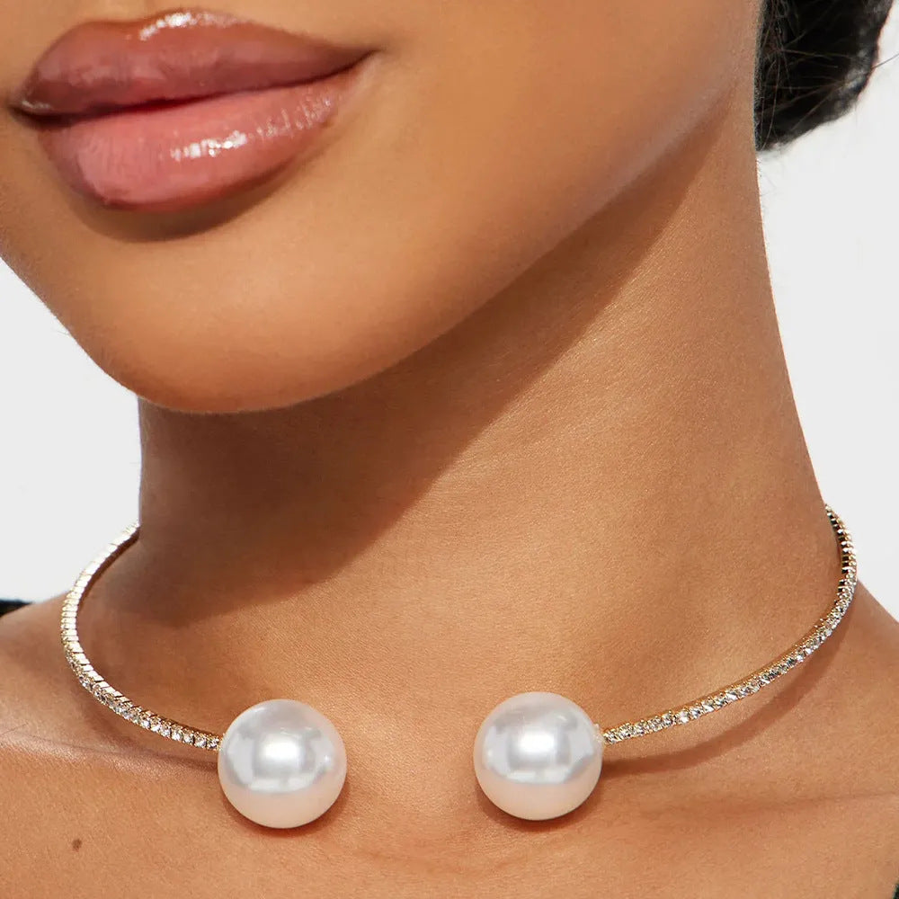 Simple Style Silver Pearl Choker Necklace For Women With Rhinestones Alloy Pendant Material