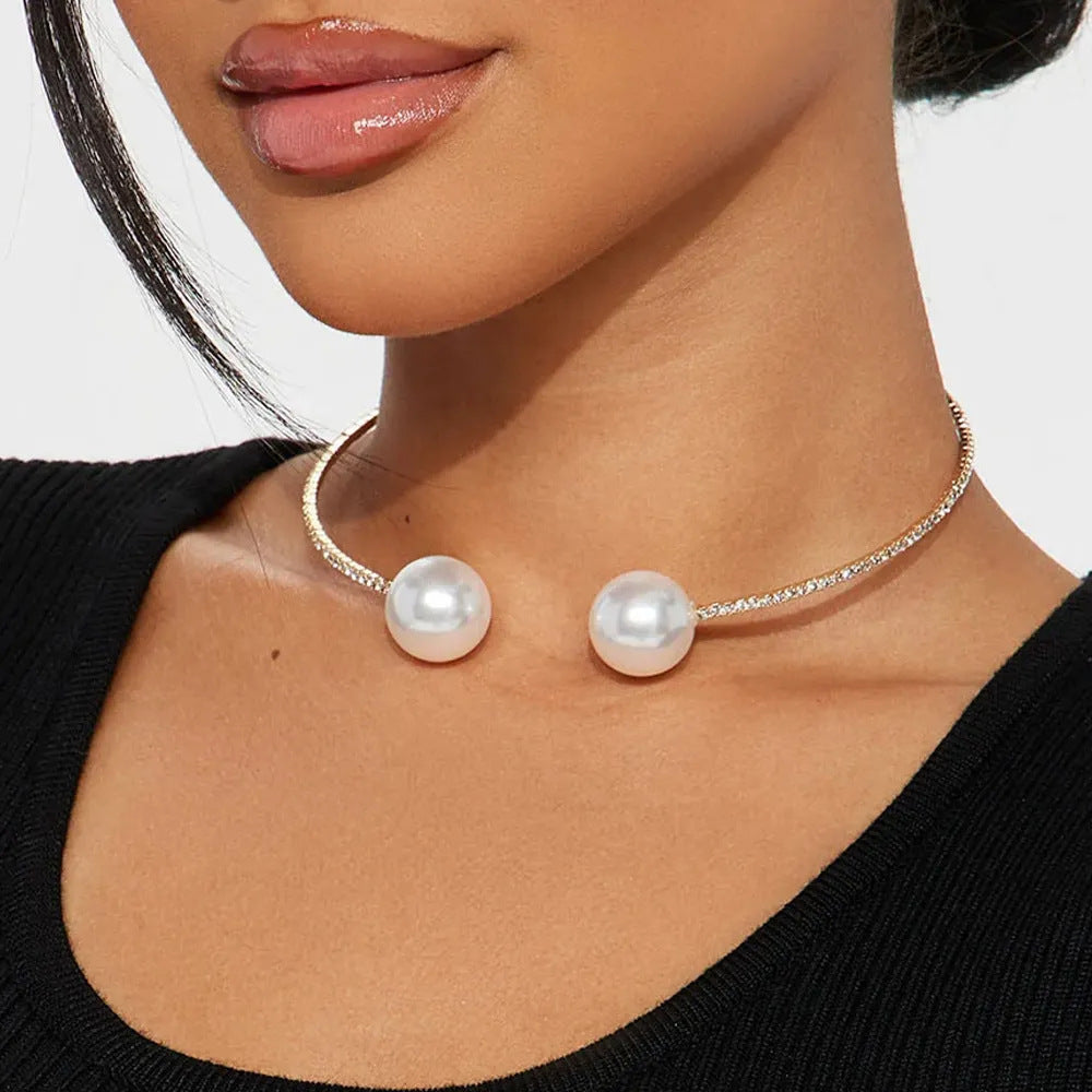 Simple Style Silver Pearl Choker Necklace For Women With Rhinestones Alloy Pendant Material