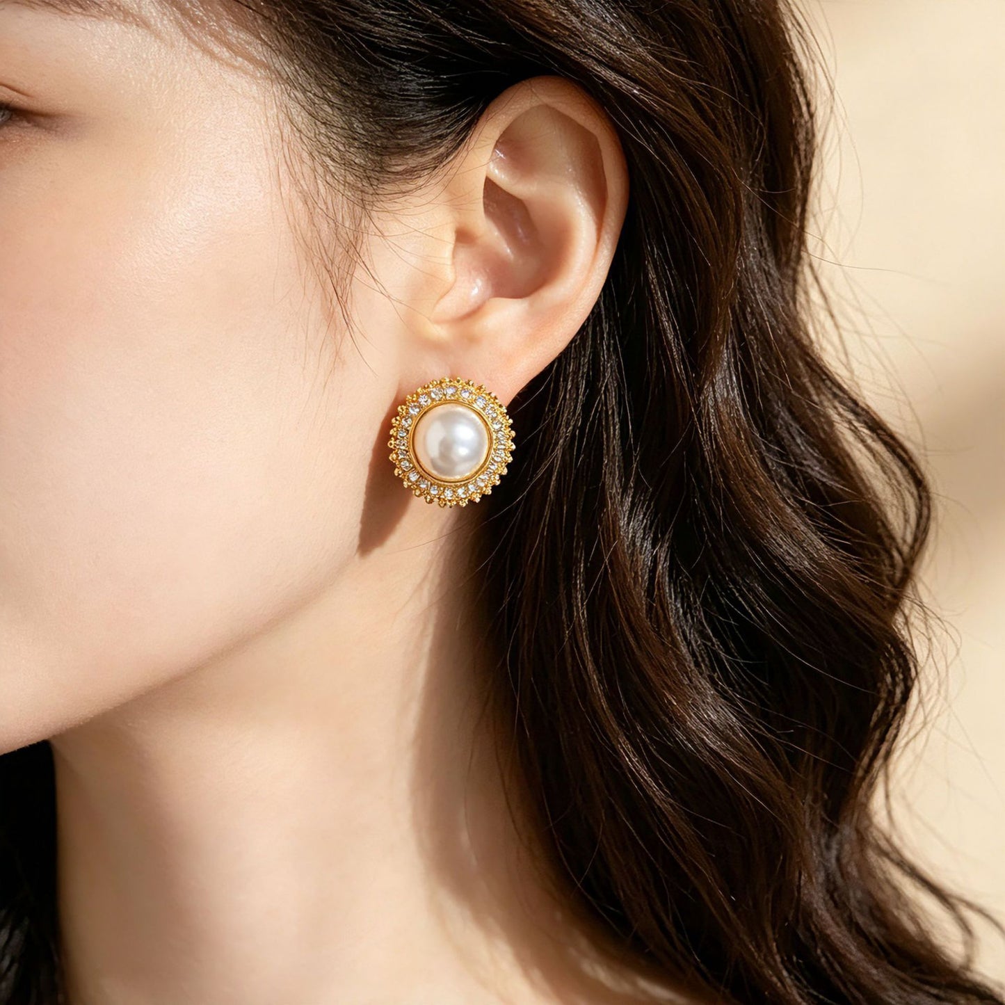 Round Stud Earrings For Unisex Featuring Electroplated Alloy With 925 Sterling Silver Posts And Artificial Pearl Inlay