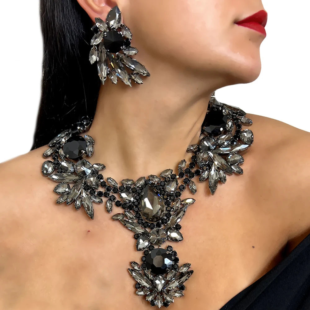 Exaggerated Geometric Jewelry Set For Women In Gold Featuring Rhinestones Inlay