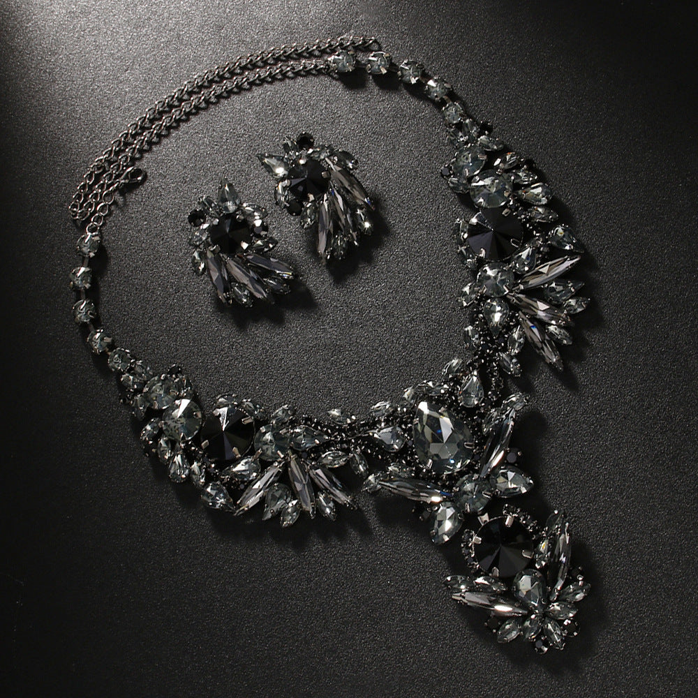 Exaggerated Geometric Jewelry Set For Women In Gold Featuring Rhinestones Inlay