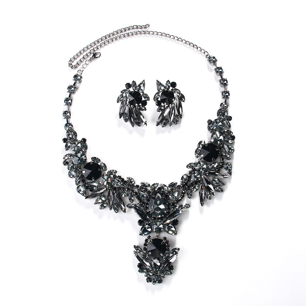Exaggerated Geometric Jewelry Set For Women In Gold Featuring Rhinestones Inlay