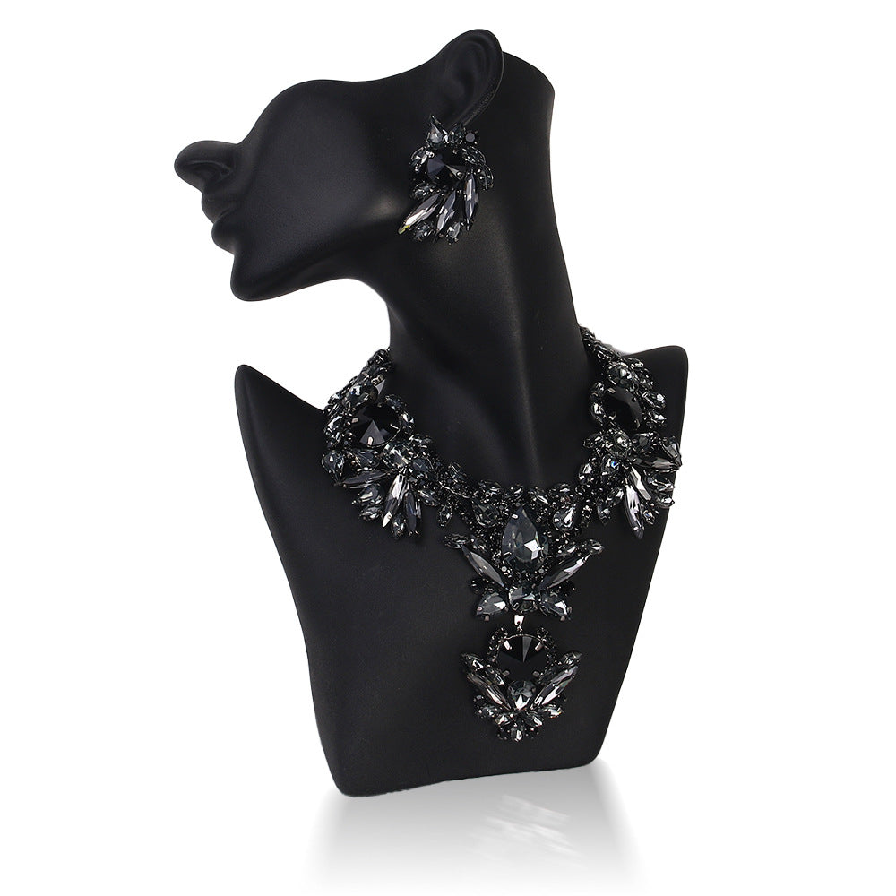 Exaggerated Geometric Jewelry Set For Women In Gold Featuring Rhinestones Inlay