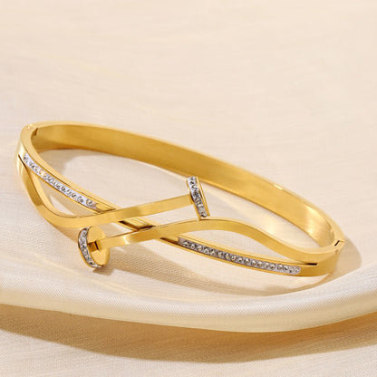 Simple Style Circle Inlay Bangle In Gold Titanium Steel With Rhinestones