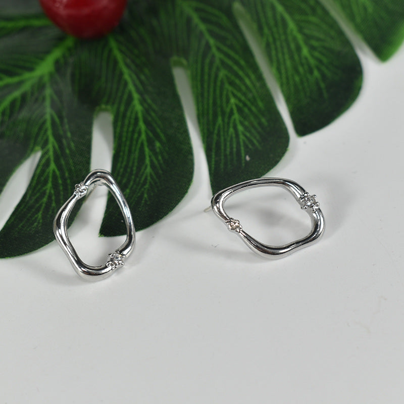 Geometric Hoop Earrings For Women In Simple Style, Alloy With Artificial Pearl Inlay, Electroplated Finish