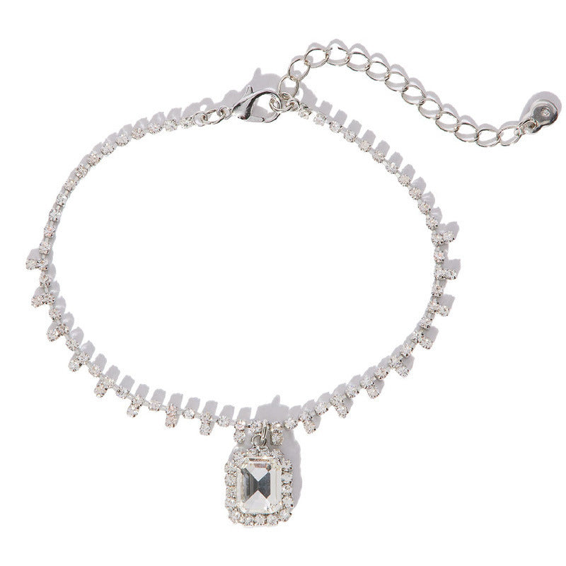 Women's Silver Alloy Anklet With Geometric Rhinestone Inlay, Perfect For Beach Wear
