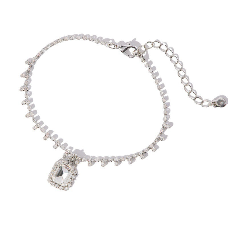 Women's Silver Alloy Anklet With Geometric Rhinestone Inlay, Perfect For Beach Wear