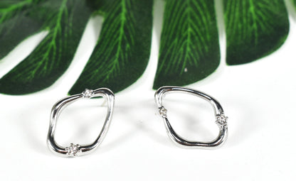 Geometric Hoop Earrings For Women In Simple Style, Alloy With Artificial Pearl Inlay, Electroplated Finish