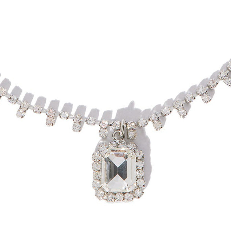 Women's Silver Alloy Anklet With Geometric Rhinestone Inlay, Perfect For Beach Wear