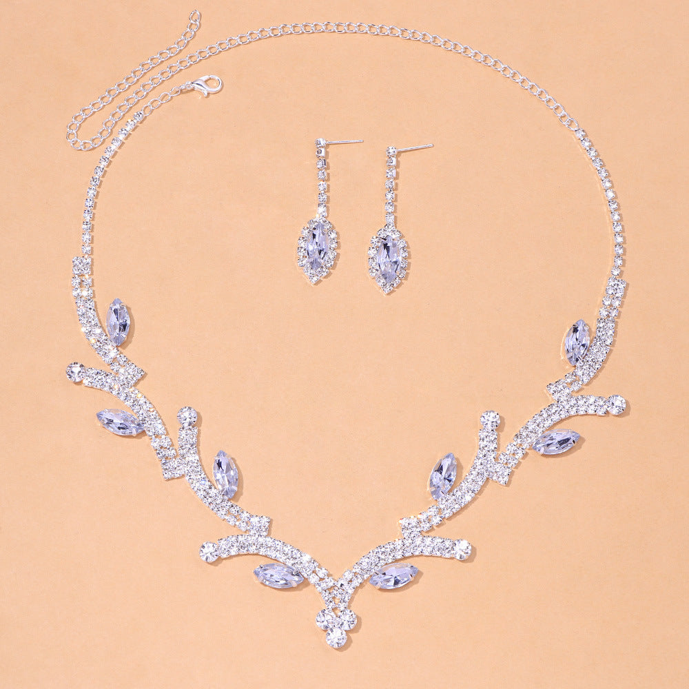 Silver Leaf Necklace For Women With Alloy Pendant Featuring Rhinestone Inlay