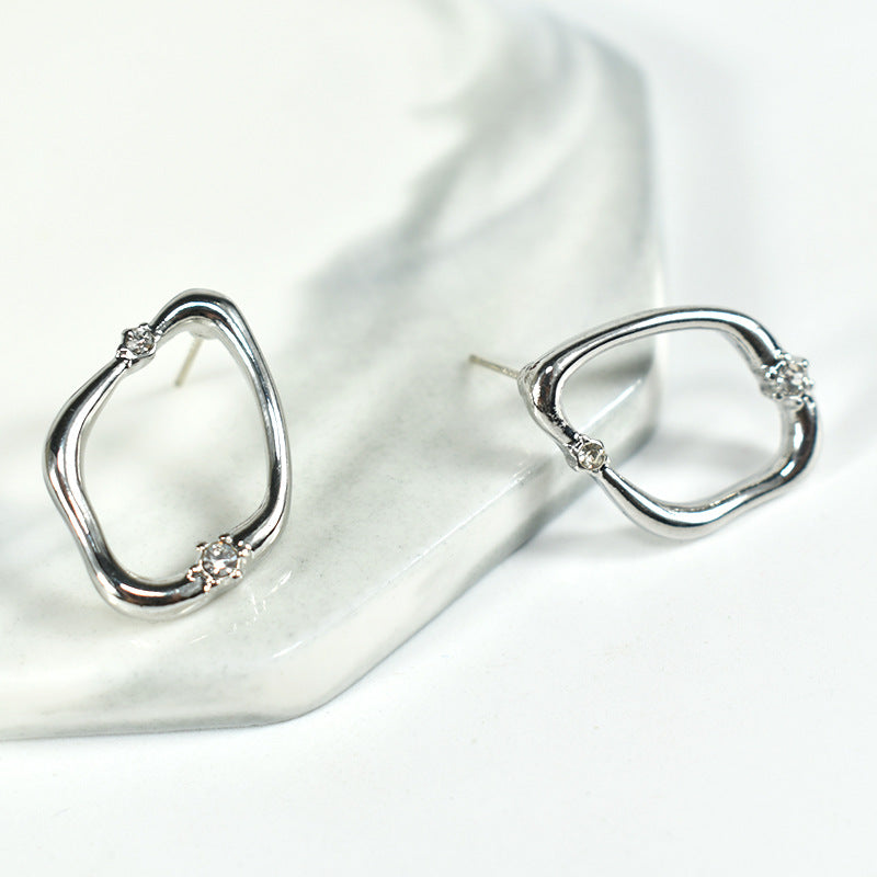 Geometric Hoop Earrings For Women In Simple Style, Alloy With Artificial Pearl Inlay, Electroplated Finish
