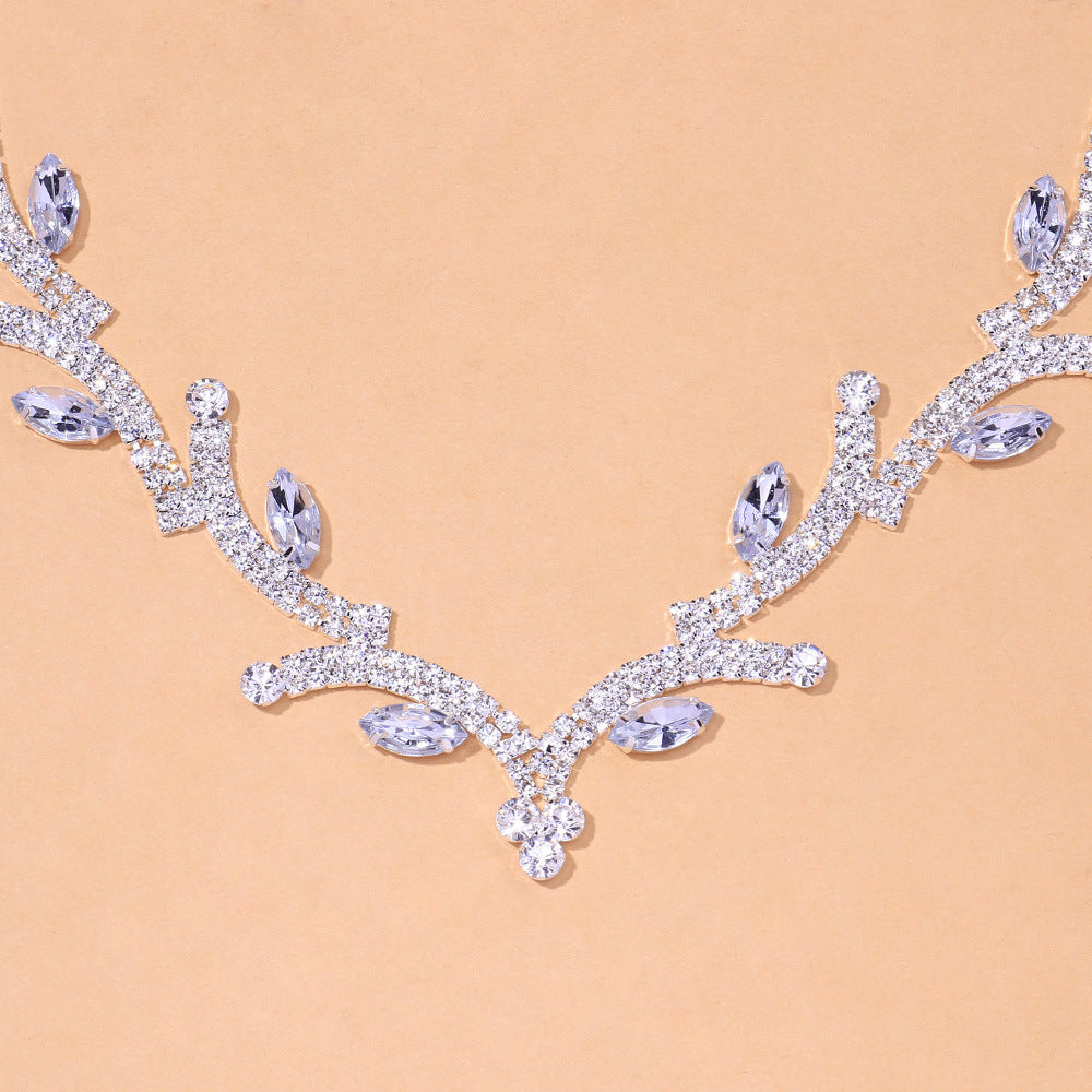 Silver Leaf Necklace For Women With Alloy Pendant Featuring Rhinestone Inlay