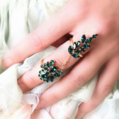 Geometric Green Alloy Ring For Women With Zircon Inlay, Featuring Electroplated Finish