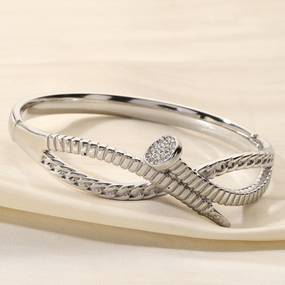 Women’s Circle Bangle In Titanium Steel With 18K Real Gold Electroplated Finish, Elegant Gold Tone