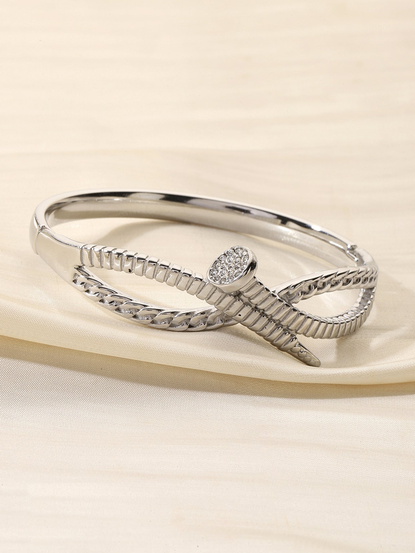 Women’s Circle Bangle In Titanium Steel With 18K Real Gold Electroplated Finish, Elegant Gold Tone