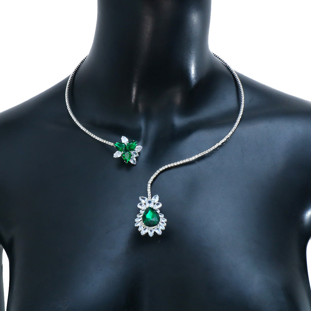 Luxurious Geometric Silver Alloy Necklace With Electroplated Finish And Gem Inlay