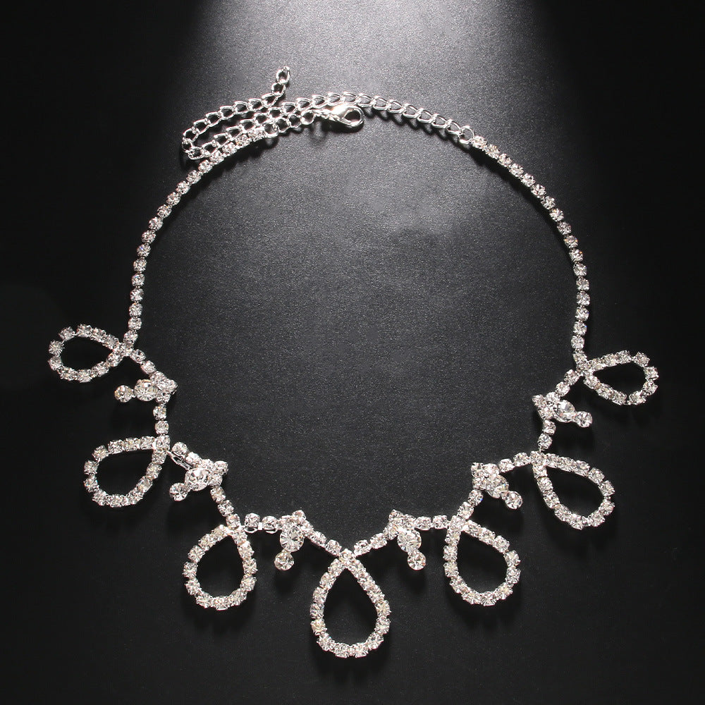 Simple Style Geometric Silver Necklace For Women, Electroplated Alloy With Rhinestones Inlay