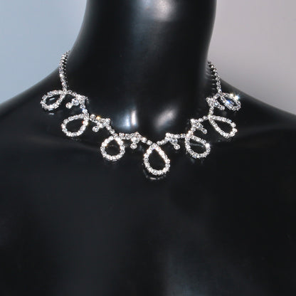 Simple Style Geometric Silver Necklace For Women, Electroplated Alloy With Rhinestones Inlay