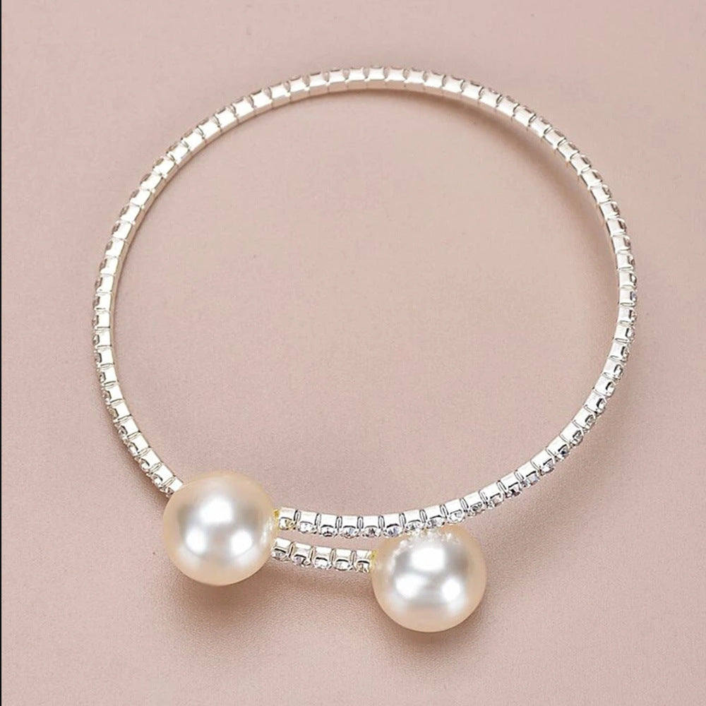 Gold Electroplated Pearl Bracelet For Women With Rhinestone Inlay, Elegant Alloy Jewelry