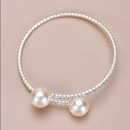 Gold Electroplated Pearl Bracelet For Women With Rhinestone Inlay, Elegant Alloy Jewelry