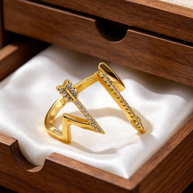 Unisex Arrow Ring In Copper With 18K Real Gold Plated PVD Coating, Waterproof Non Tarnish Design Featuring Zircon Inlay
