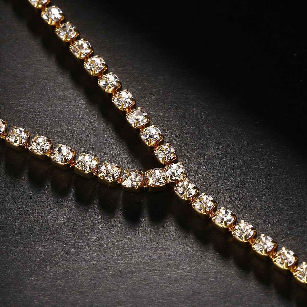 Metal Necklace With Rhinestone Pendant In Simple Style, Silver Color, Perfect For Bar Occasions