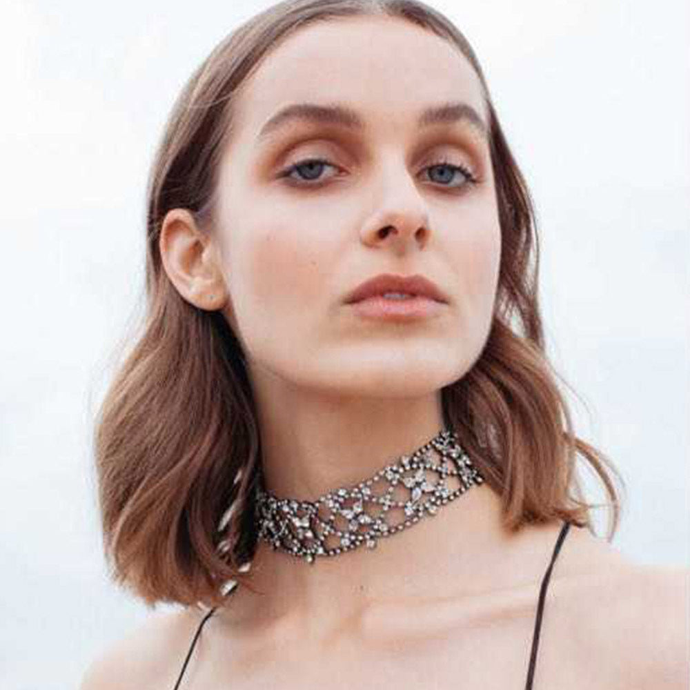 Petal Choker Necklace In Gold Alloy With Sparkling Rhinestone Inlay For Elegant Style