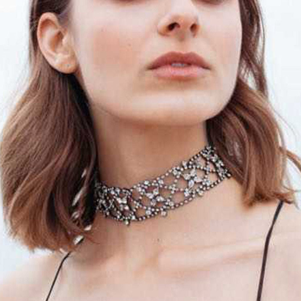 Petal Choker Necklace In Gold Alloy With Sparkling Rhinestone Inlay For Elegant Style
