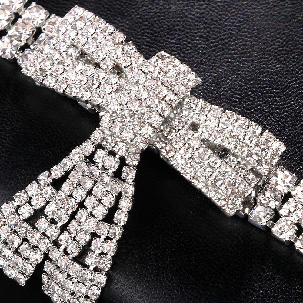 Silver Alloy Bow Tie Necklace For Women With Electroplated Finish And Rhinestone Pendant