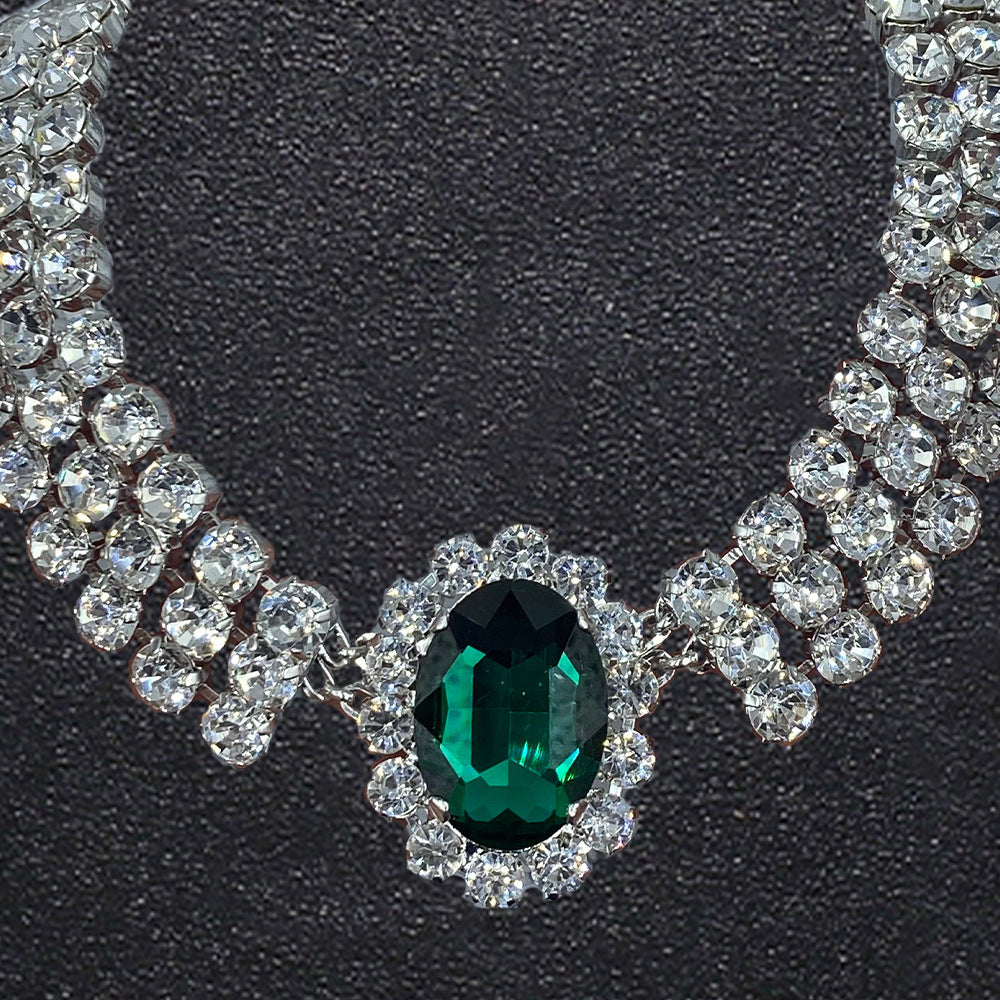 Exaggerated Silver Alloy Necklace For Women With Rhinestone Pendant, Stylish And Elegant Jewelry