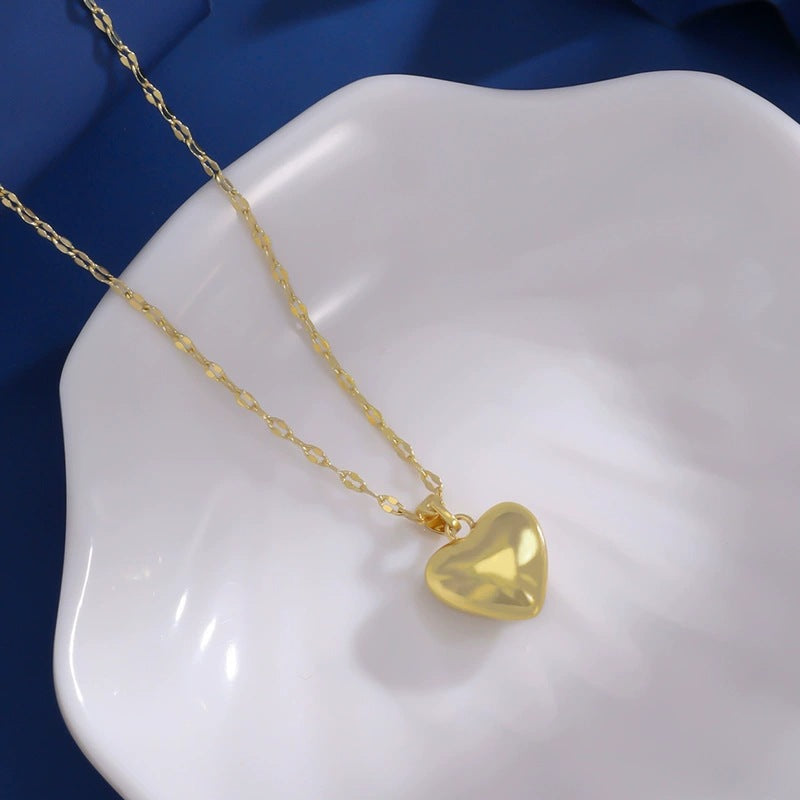 Heart Shape Gold Necklace For Women In Simple Style Featuring Electroplated Copper Pendant