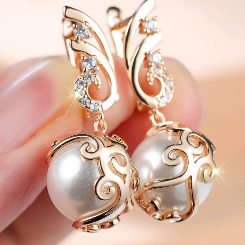 Irregular Stud Earrings For Unisex Featuring Electroplated Copper Posts And Freshwater Pearl Inlay