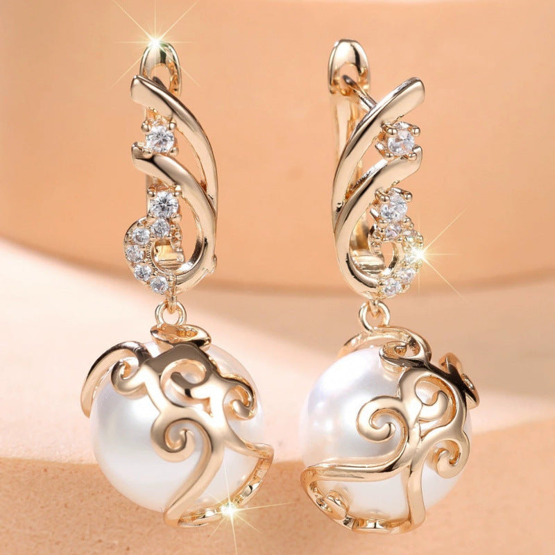 Irregular Stud Earrings For Unisex Featuring Electroplated Copper Posts And Freshwater Pearl Inlay