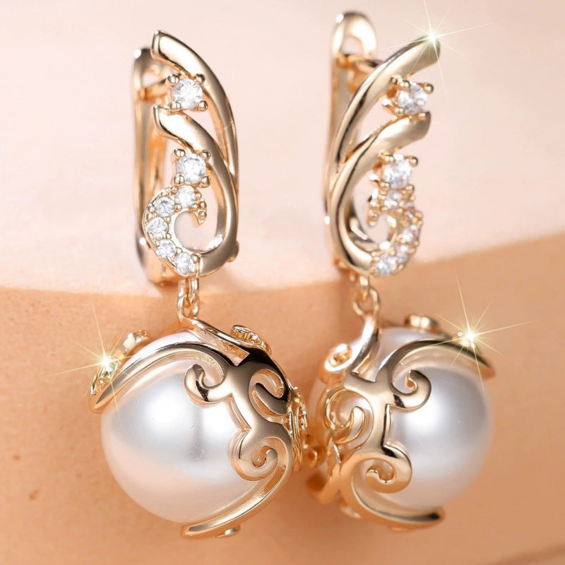 Irregular Stud Earrings For Unisex Featuring Electroplated Copper Posts And Freshwater Pearl Inlay