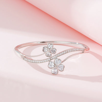 Lucky Heart Inlay Bangle For Women, Copper Material With Zircon Inlay, Electroplated Gold Plating Process