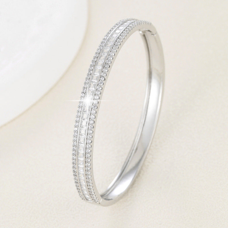 Basic Style Copper Bangle With Electroplated Gold Plating And Zircon Inlay Gem Design
