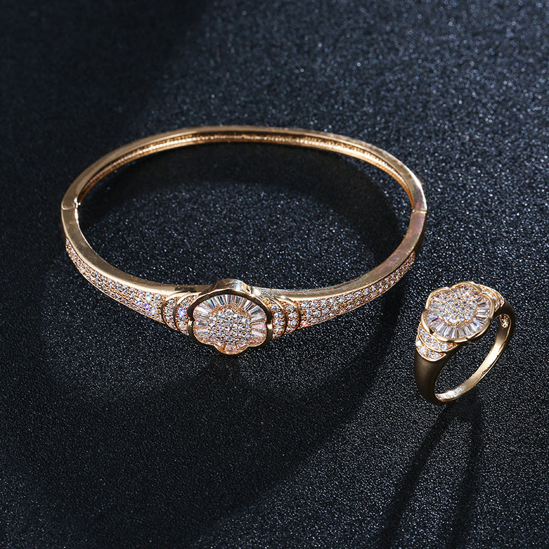 Simple Style Flowers Inlay Bangle In Copper With Real Gold Electroplated Finish