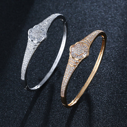 Simple Style Flowers Inlay Bangle In Copper With Real Gold Electroplated Finish