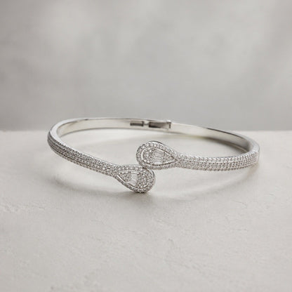 Simple Style Geometric Inlay Bangle In Copper With Zircon, Electroplated Gold Plating Process