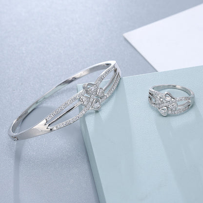 Exaggerated Heart Shape Bangle For Women, Copper Material With 18K Real Gold Electroplated Finish