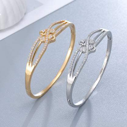 Exaggerated Heart Shape Bangle For Women, Copper Material With 18K Real Gold Electroplated Finish