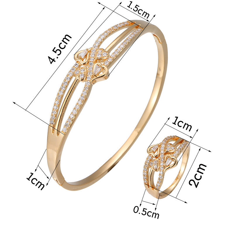 Exaggerated Heart Shape Bangle For Women, Copper Material With 18K Real Gold Electroplated Finish