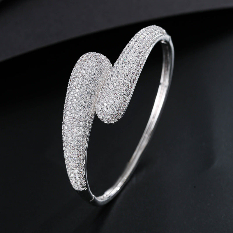 Geometric Copper Bangle With Golden Plated Finish And Zircon Inlay, Simple Style For Women