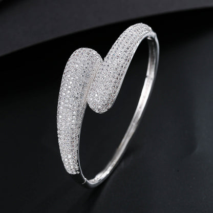 Geometric Copper Bangle With Golden Plated Finish And Zircon Inlay, Simple Style For Women