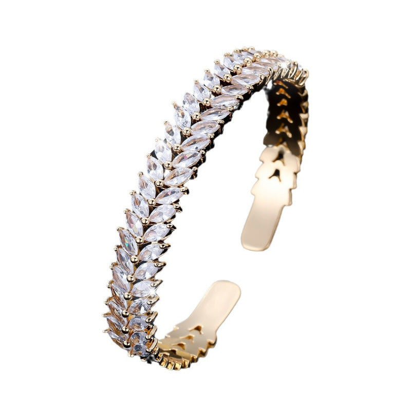 Simple Style Inlay Bangle In Copper With Zircon, Electroplated Gold Plating And Stretch Adjustable Clasp