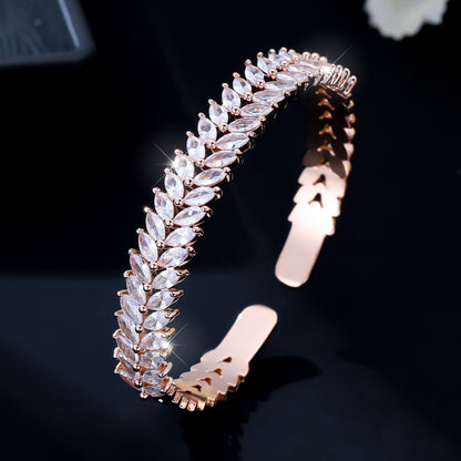 Simple Style Inlay Bangle In Copper With Zircon, Electroplated Gold Plating And Stretch Adjustable Clasp