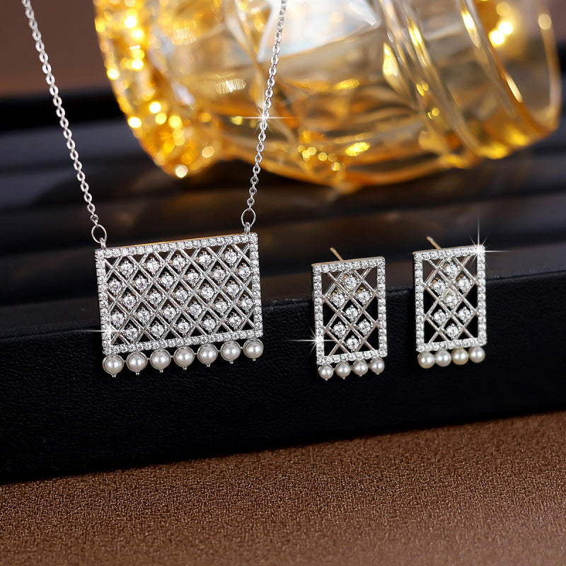 Luxurious Square Jewelry Set For Women With Electroplated Copper And Zircon Inlay, Featuring Micro Super Whisper Thin Chain