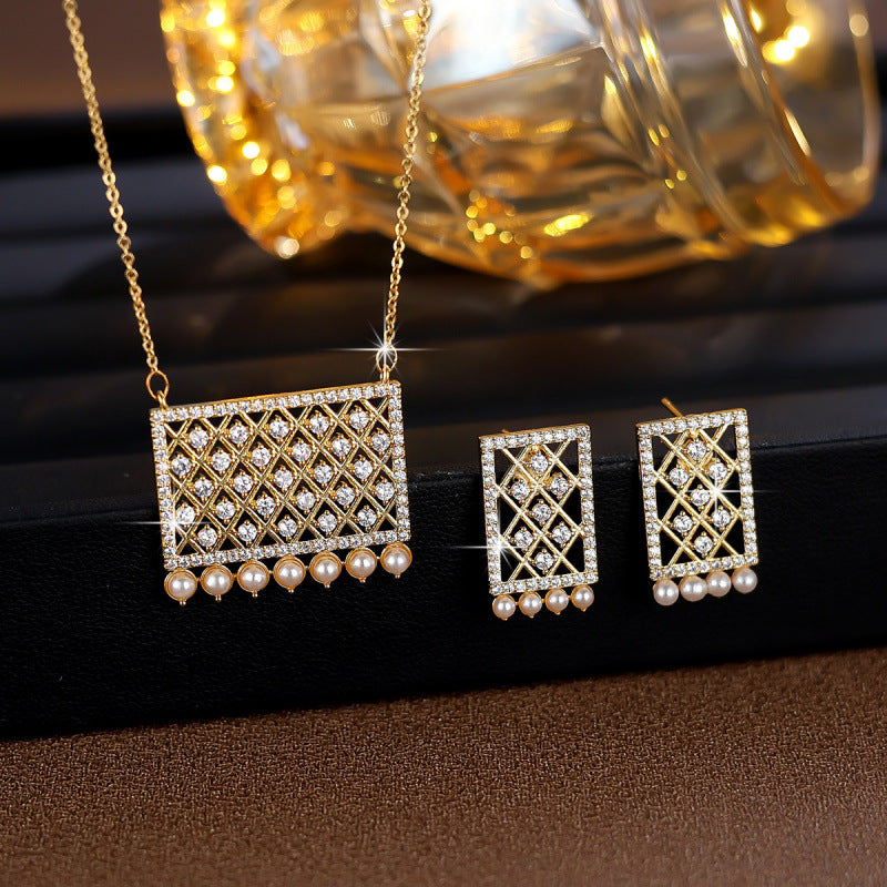 Luxurious Square Jewelry Set For Women With Electroplated Copper And Zircon Inlay, Featuring Micro Super Whisper Thin Chain