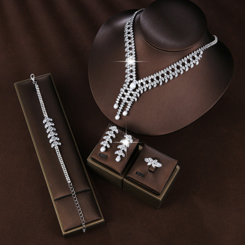 Sweet Plant Jewelry Set For Women In Copper With Electroplated Gold Plating And Zircon Inlay