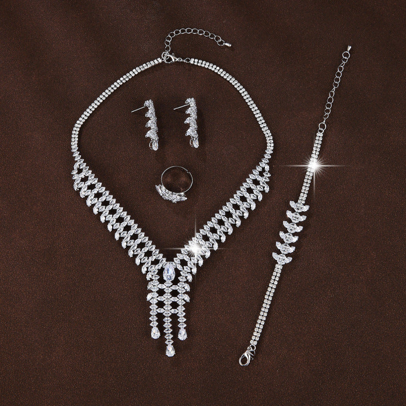 Sweet Plant Jewelry Set For Women In Copper With Electroplated Gold Plating And Zircon Inlay